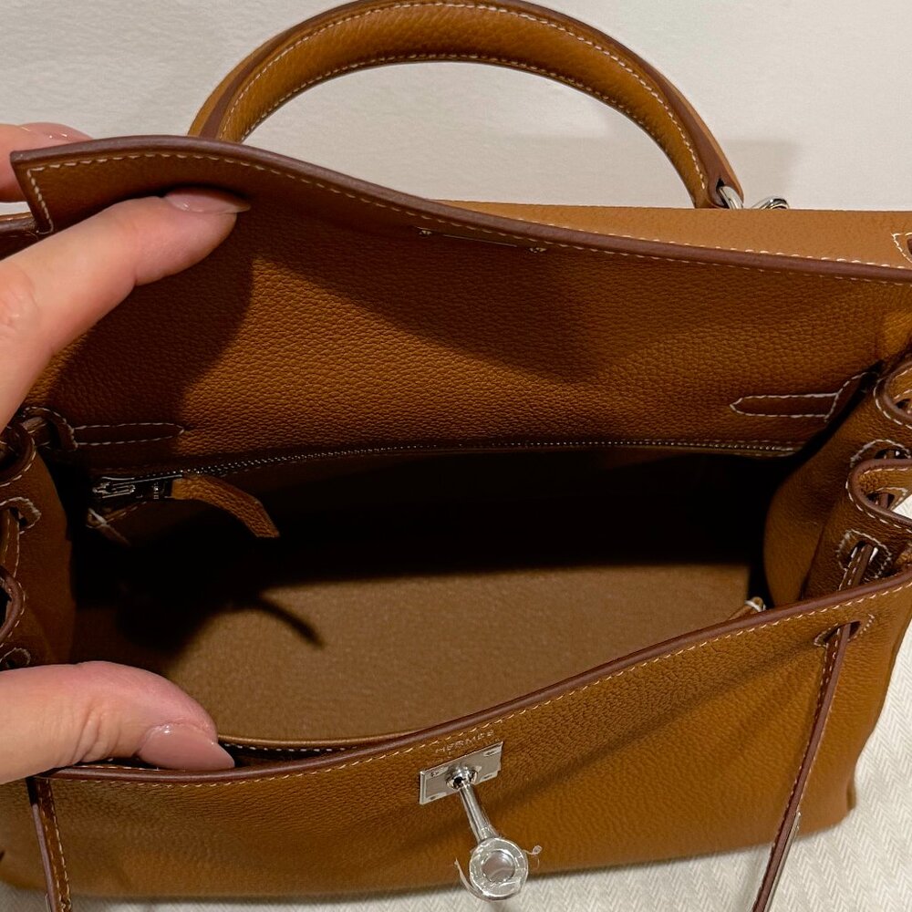 HERMÈS - Kelly 25 Togo, Gold/Palladium - Picture 9 of 10